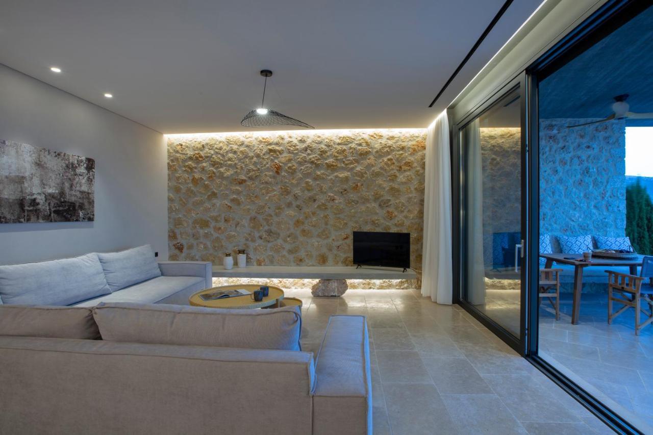 Blooms Of Sivota Bay - Luxury Villas With Private Heated Pool ภายนอก รูปภาพ